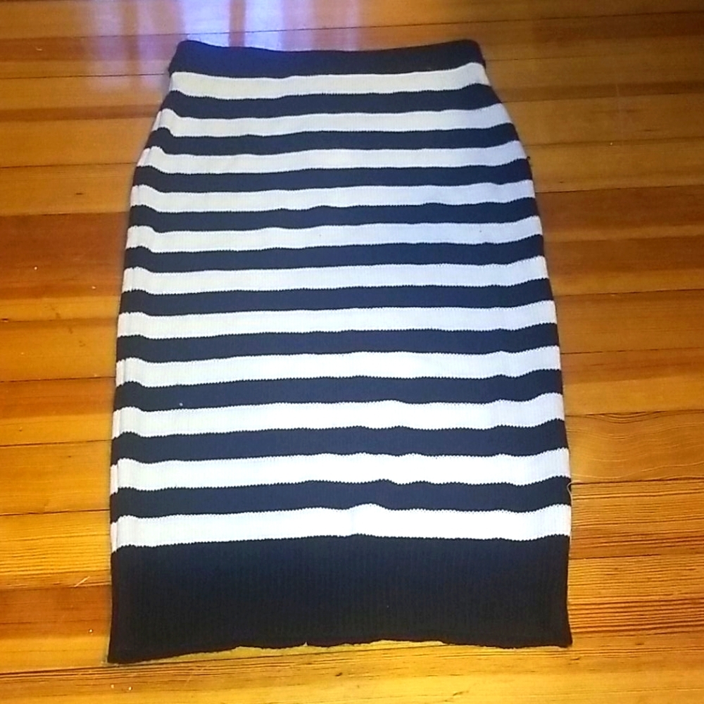 Black and white striped pencil skirt